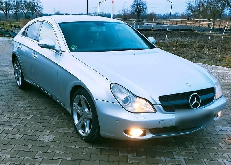 Gebraucht Mercedes CLS320 224 PS (164 kW) 2007 Silber Coupé