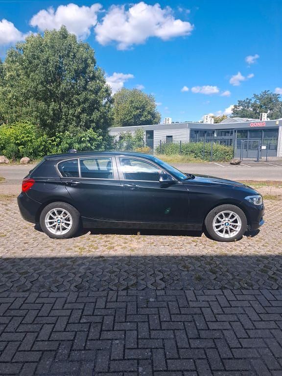 Schwarz Gebraucht 2018 BMW 118 Advantage Kleinwagen | 16.500 € (Guter Preis) - Bild 1/4