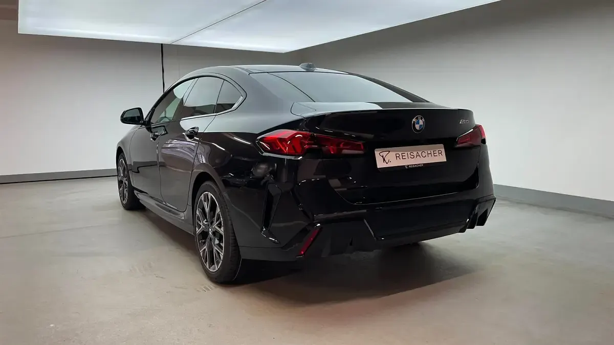 Gebraucht BMW 223 Efficient Dynamics 218 PS (160 kW) 2025 Saphirschwarz metallic Coupé