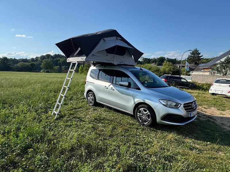 Silber Gebraucht 2023 Mercedes T160 Van / Kleinbus | 26.500 € (Guter Preis) - Bild 1/4