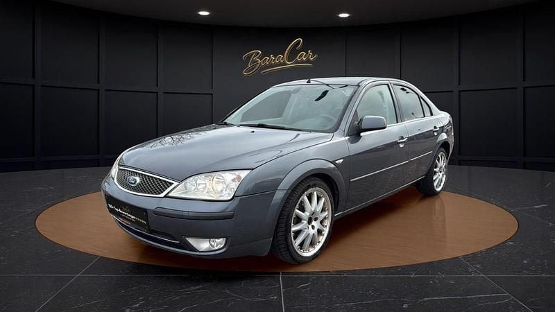 Gebraucht Ford Mondeo Ghia 131 PS (96 kW) 2005 Grau Limousine