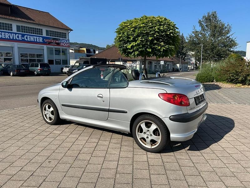 Grau Gebraucht 2002 Peugeot 206 Cabrio | 1.750 € (Fairer Preis) - Bild 1/4