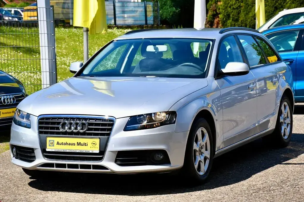 Używany Audi A4 Attraction 160 KM (117 kW) 2011 Srebrny Kombi