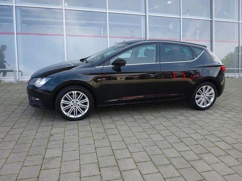 Schwarz metallic Gebraucht 2018 Seat Leon XCELLENCE Limousine | 15.580 € (Fairer Preis) - Bild 1/4