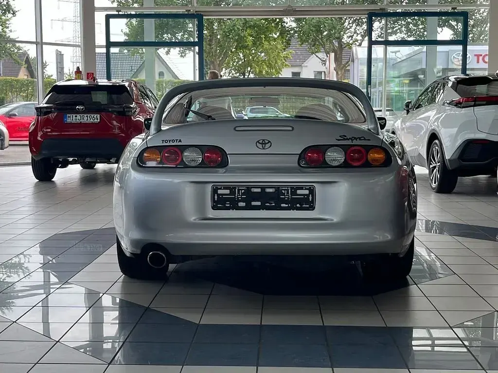 Second-hand Toyota Supra 330 CP (242 kW) 1994 Argintiu Coupe