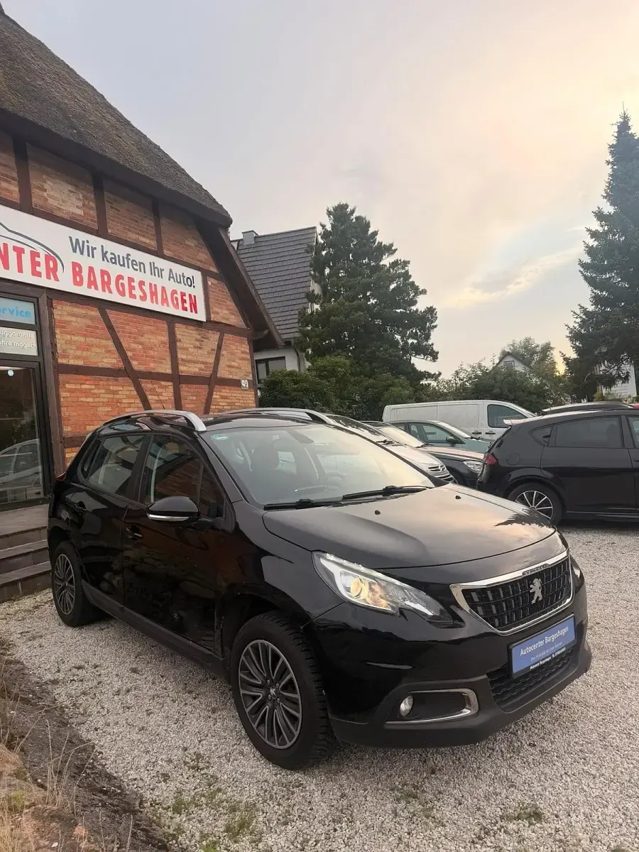 Gebraucht Peugeot 2008 Active 82 PS (60 kW) 2018 Schwarz SUV