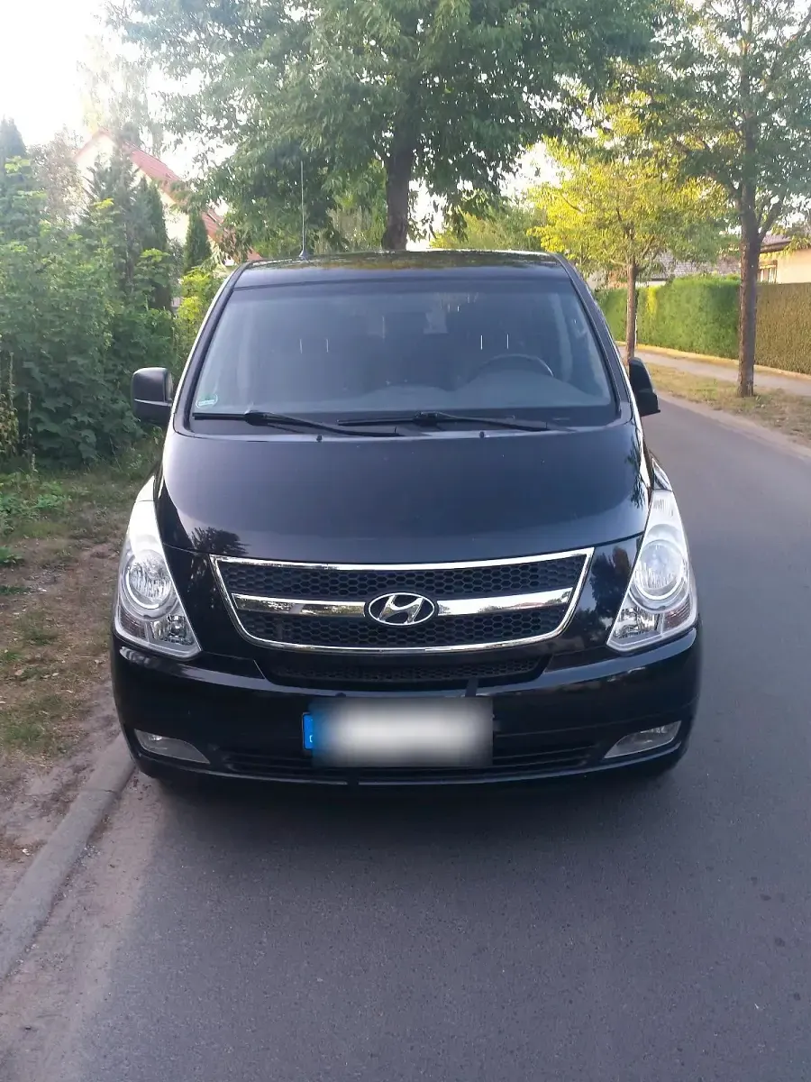 Gebraucht Hyundai H-1 170 PS (125 kW) 2009 Schwarz Van / Kleinbus