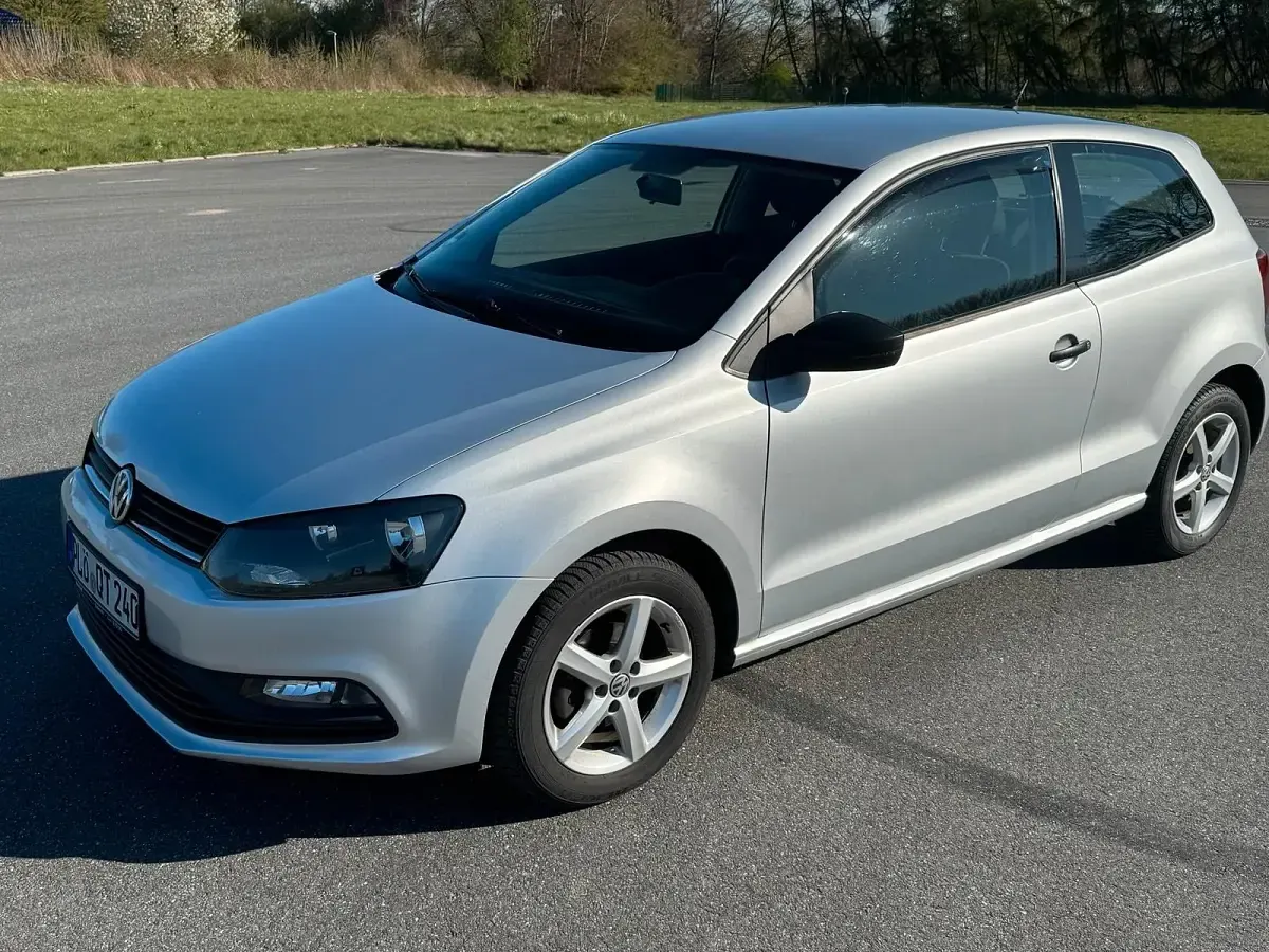 Gebraucht VW Polo Trendline 75 PS (55 kW) 2015 Silber Kleinwagen
