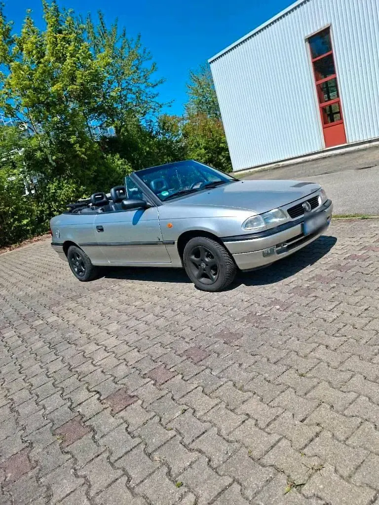 Gebraucht Opel Astra Cabriolet 75 PS (55 kW) 1998 Silber Cabrio