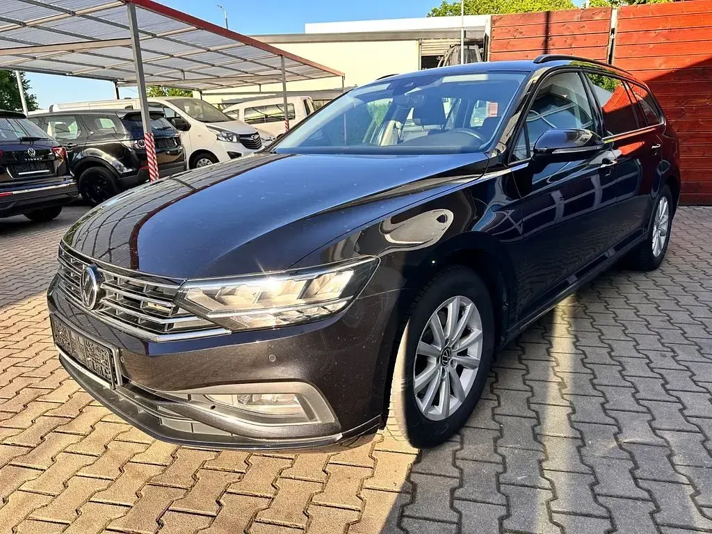 Używany VW Passat Conceptline 150 KM (110 kW) 2023 Czarny Kombi