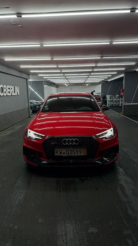 Rot Gebraucht 2018 Audi RS4 Kombi | 46.500 € (Etwas zu teuer) - Bild 1/4