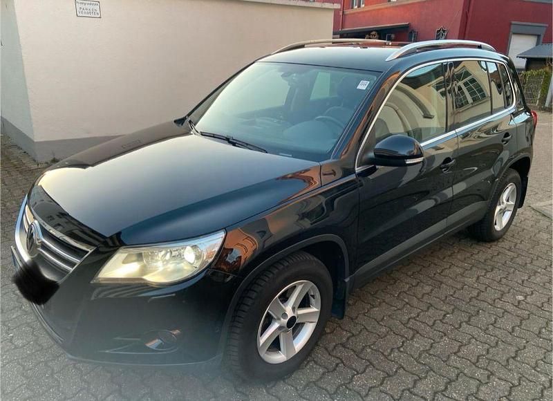 Schwarz Gebraucht 2010 VW Tiguan Sportline SUV | 9.800 € (Etwas zu teuer) - Bild 1/4