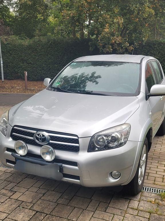 Silber Gebraucht 2007 Toyota RAV4 Sol SUV | 2.500 € (Superpreis) - Bild 1/4