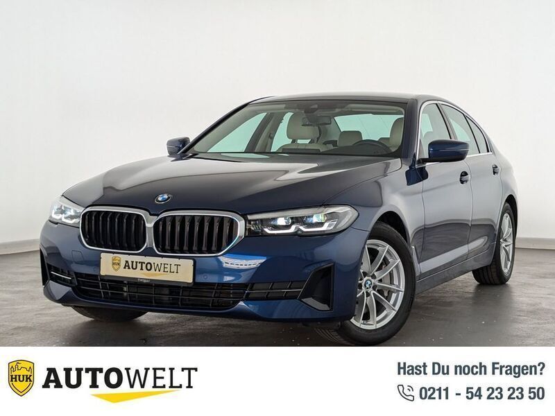 Phytonicblau Gebraucht 2021 BMW 530 Limousine | 35.460 € (Guter Preis) - Bild 1/4