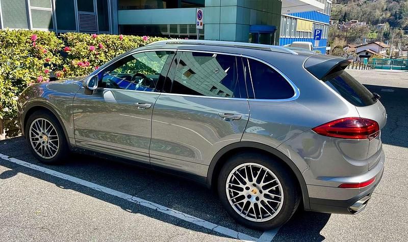 Gebraucht Porsche Cayenne 262 PS (192 kW) 2016 Grau SUV