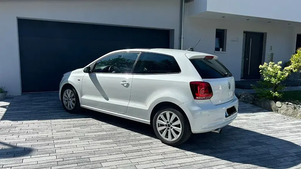 Gebraucht VW Polo Life 90 PS (66 kW) 2013 Weiß Kleinwagen