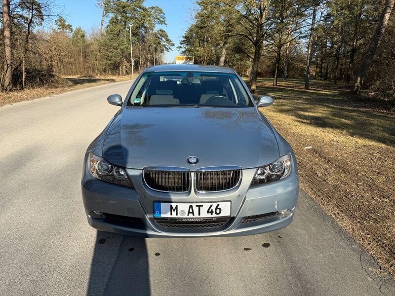 Grau Gebraucht 2005 BMW 320 Limousine | 4.499 € (Etwas zu teuer) - Bild 1/4