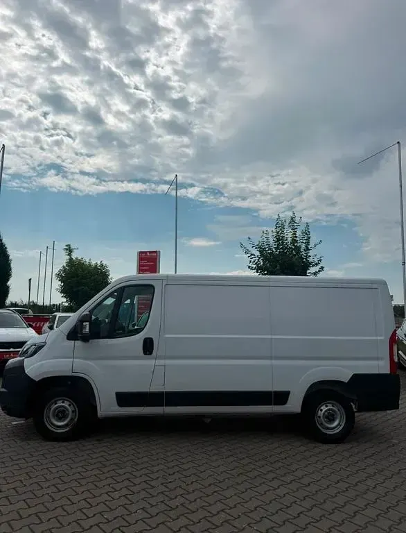 Gebraucht Opel Movano 120 PS (88 kW) 2025 Weiß Van