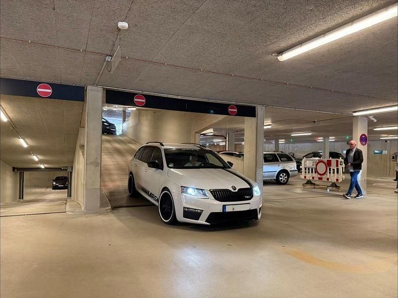 Gebraucht Skoda Octavia RS 184 PS (135 kW) 2016 Weiß Kleinwagen