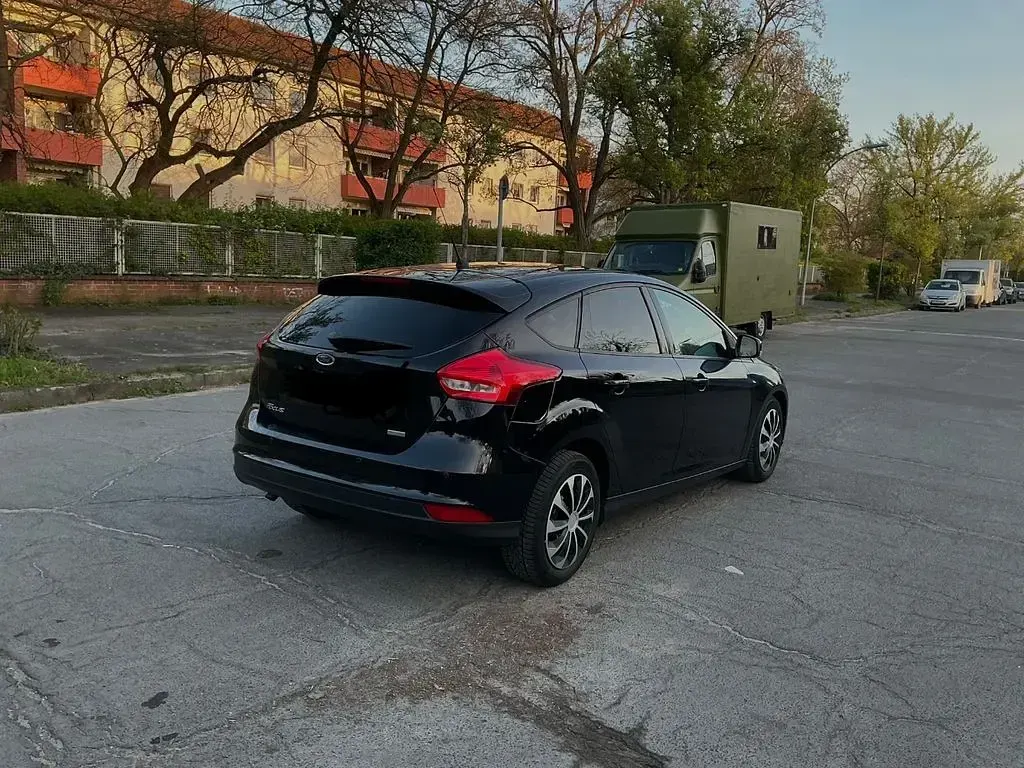 Used Ford Focus 101 HP (74 kW) 2015 Black Sedan