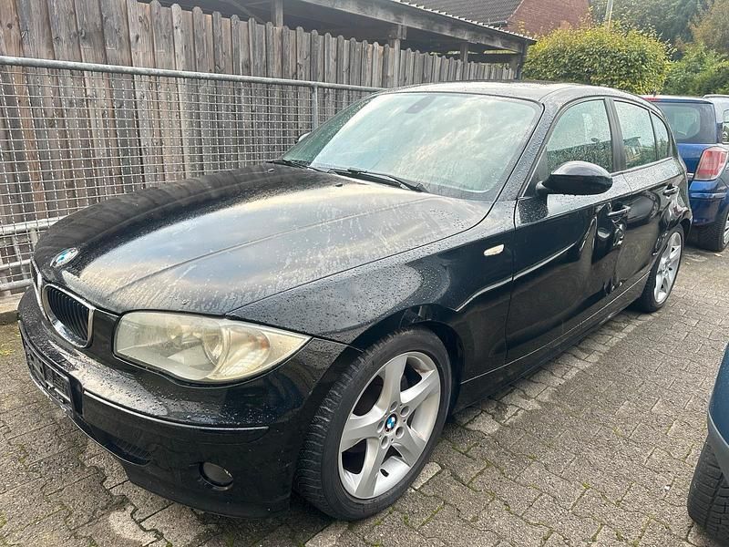 Schwarz Gebraucht 2006 BMW 118 Kleinwagen | 1.650 € (Superpreis) - Bild 1/4
