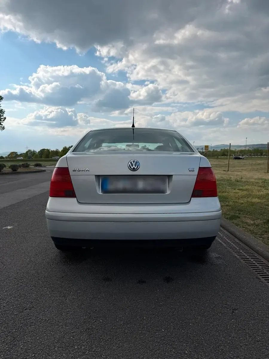 Gebraucht VW Bora Highline 101 PS (74 kW) 1998 Grau Limousine
