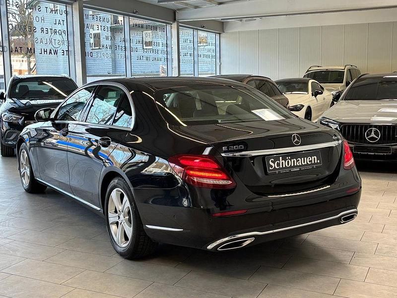 Gebraucht Mercedes E200 Avantgarde 184 PS (135 kW) 2016 Schwarz Limousine