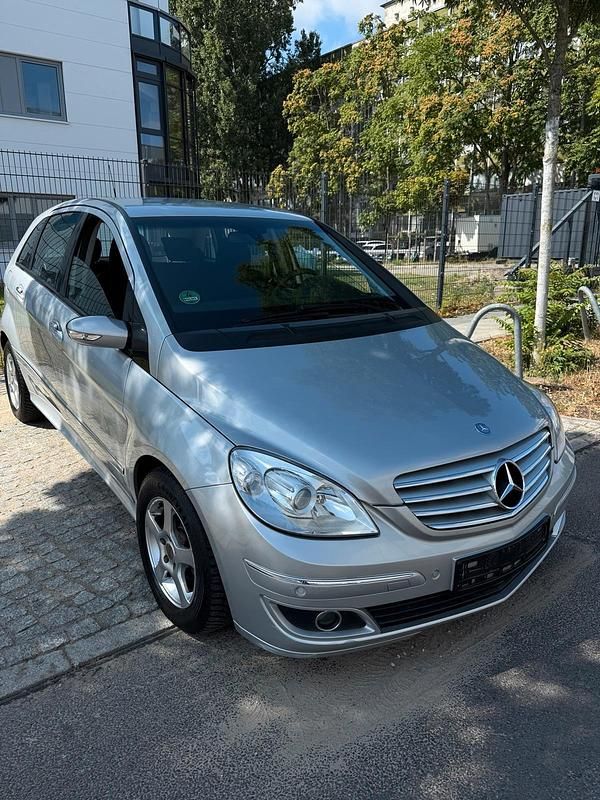 Silber Gebraucht 2006 Mercedes B170 Van / Kleinbus | 4.500 € - Bild 1/4
