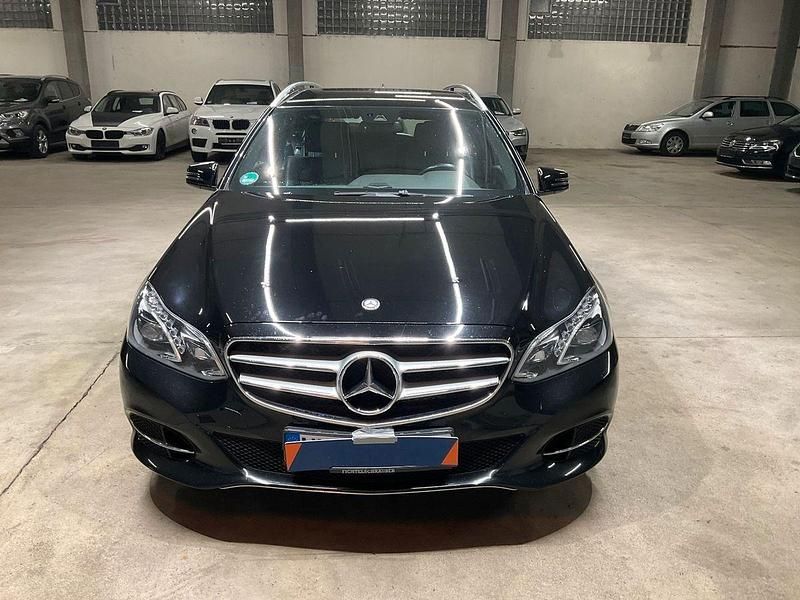 Gebraucht Mercedes E250 204 PS (150 kW) 2014 Schwarz Kombi