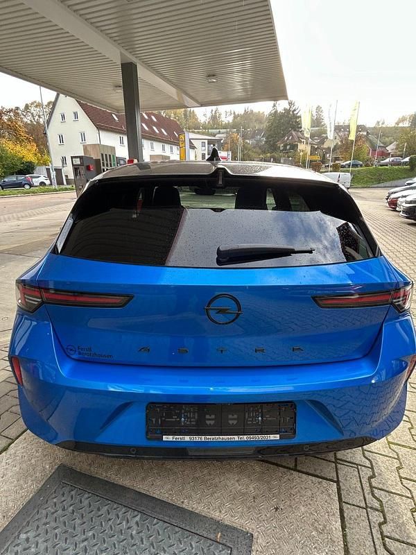 Gebraucht Opel Astra Ultimate 131 PS (96 kW) 2024 Blau Limousine