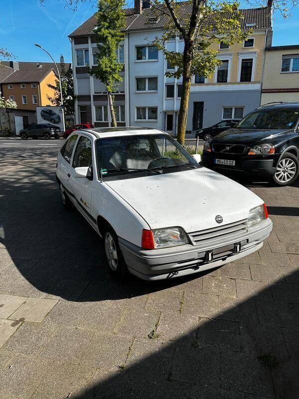 Weiß Gebraucht 1991 Opel Kadett Coupé | 399 € - Bild 1/4