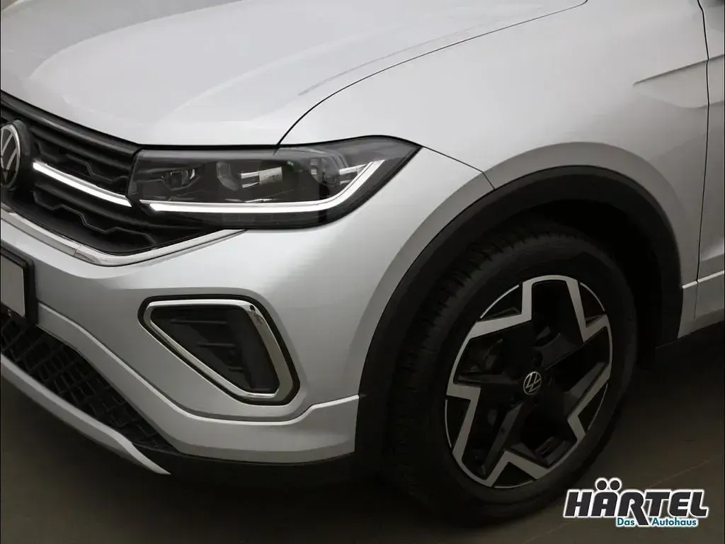 Gebraucht VW T-Cross R-line 150 PS (110 kW) 2025 Reflexsilber (silver), metallic SUV