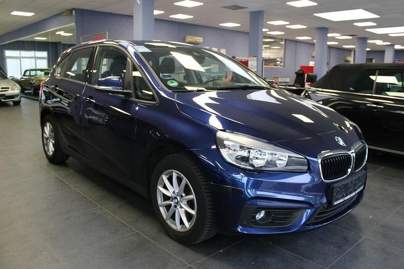Blau Gebraucht 2017 BMW 220 Active Tourer Advantage Van / Kleinbus | 17.980 € (Fairer Preis) - Bild 1/4