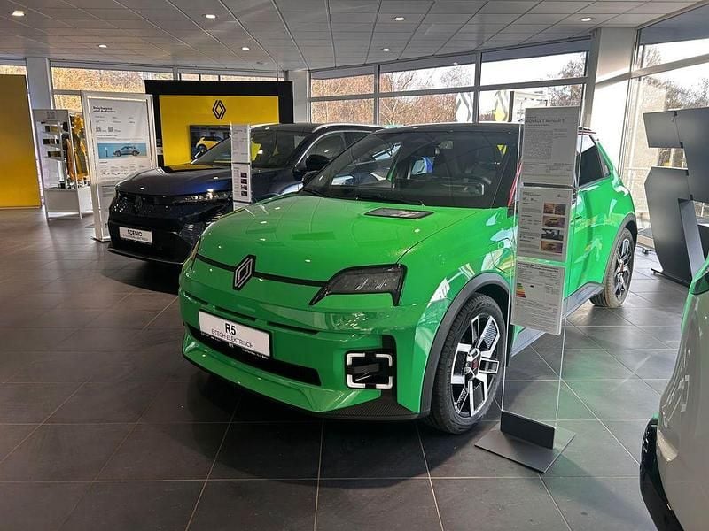 Grün Neu 2025 Renault 5 E-Tech Urban Limousine | 29.590 € (Fairer Preis) - Bild 1/4