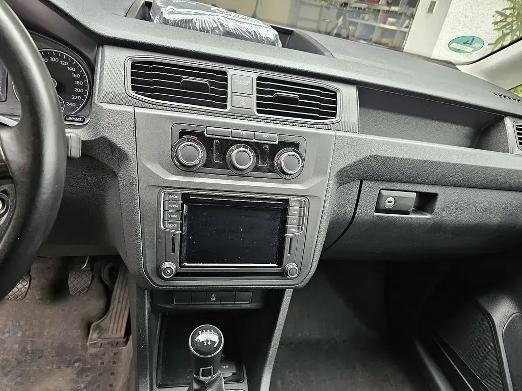 Gebraucht VW Caddy Beach 75 PS (55 kW) 2018 Blau Van / Kleinbus