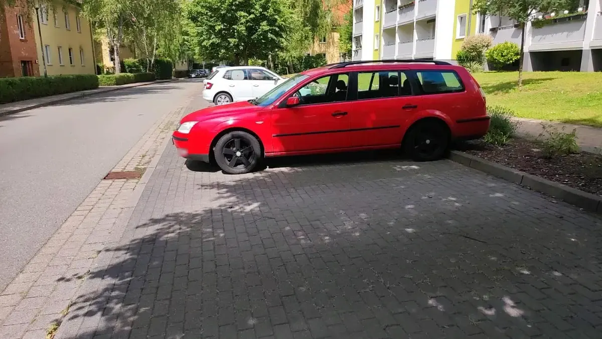 Gebraucht Ford Mondeo 149 PS (109 kW) 1993 Rot Kombi