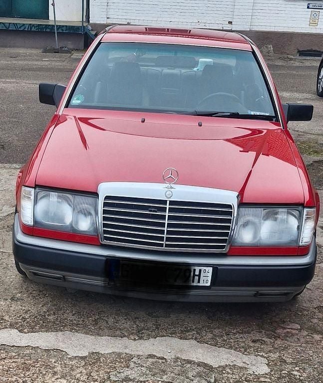 Rot Gebraucht 1988 Mercedes 230 Coupé | 15.900 € - Bild 1/4