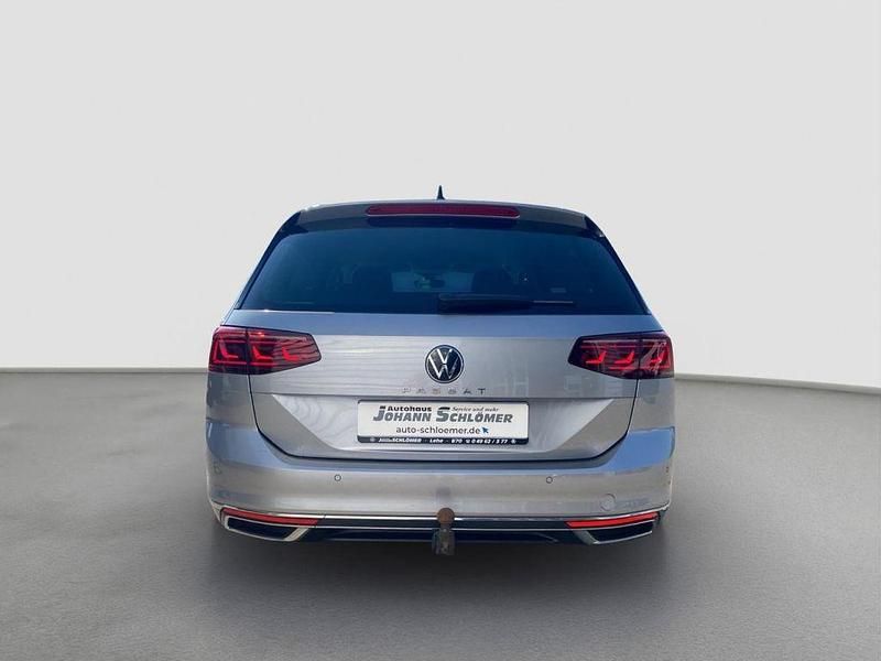 Gebraucht VW Passat Elegance 150 PS (110 kW) 2022 Silber Kombi