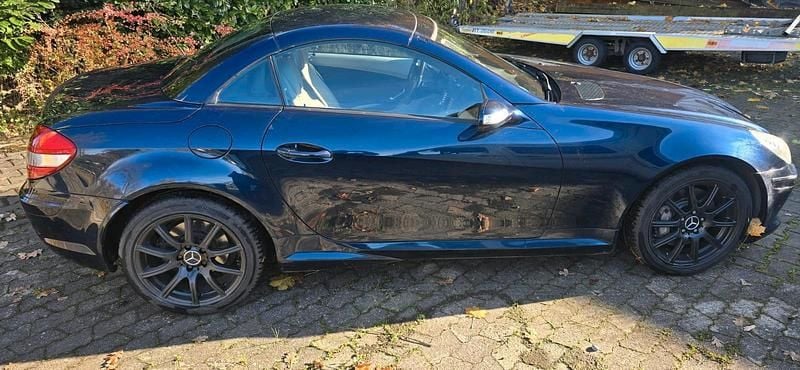 Gebraucht Mercedes SLK350 Style 272 PS (200 kW) 2004 Blau Cabrio