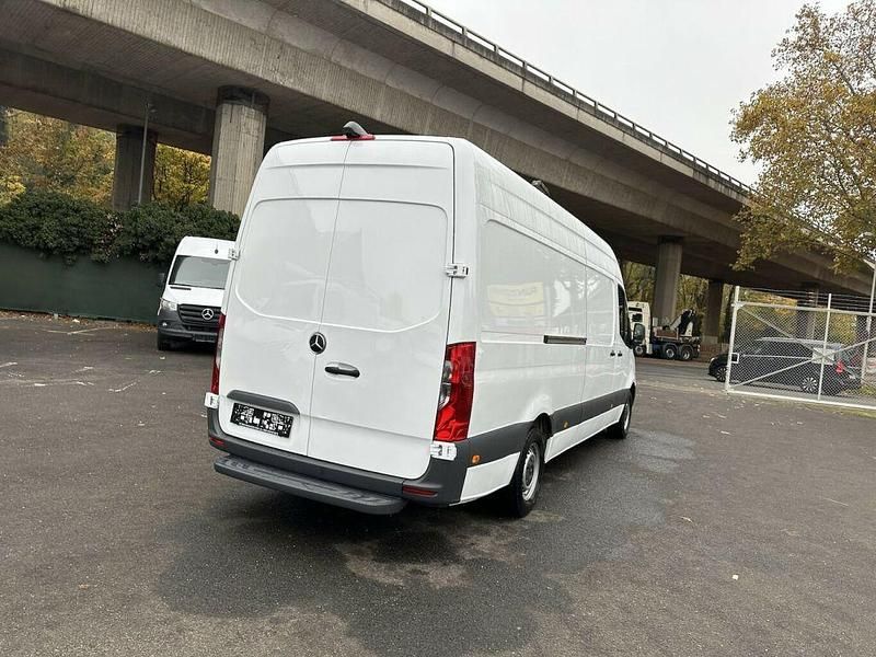 Gebraucht Mercedes Sprinter 163 PS (119 kW) 2020 Arktikweiss Van