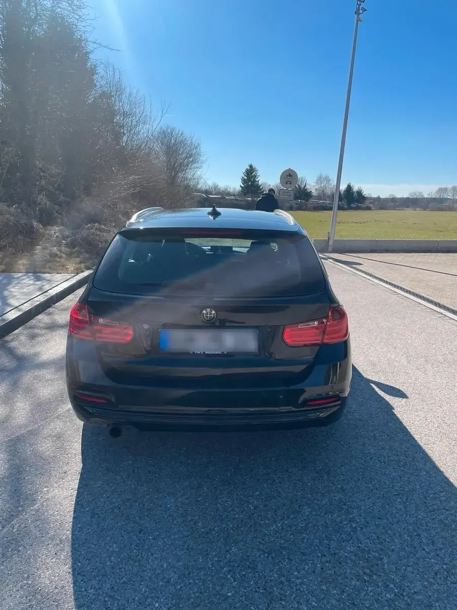 Gebraucht BMW 320 183 PS (134 kW) 2013 Schwarz Kombi