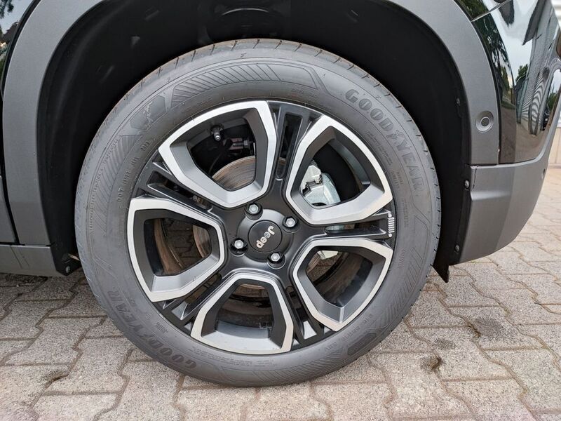 Gebraucht Jeep Avenger Altitude 101 PS (74 kW) 2023 Vocanoblack SUV