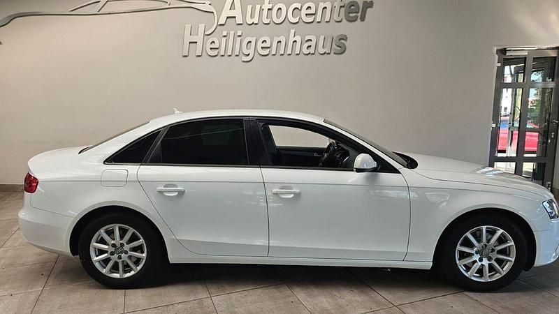Second-hand Audi A4 Attraction 190 CP (139 kW) 2015 Alb Berlinǎ