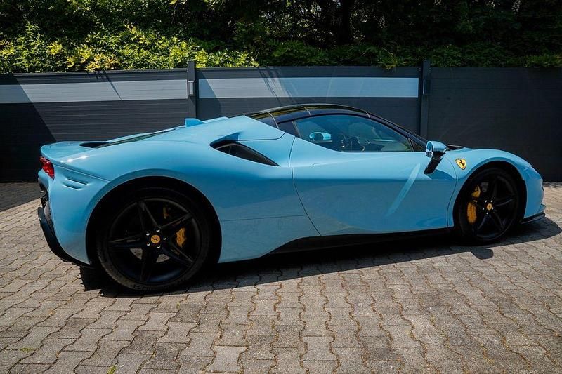 Gebraucht Ferrari SF90 780 PS (573 kW) 2023 Blau Cabrio