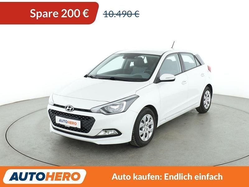 Weiß Gebraucht 2016 Hyundai i20 Trend Limousine | 10.290 € (Fairer Preis) - Bild 1/3