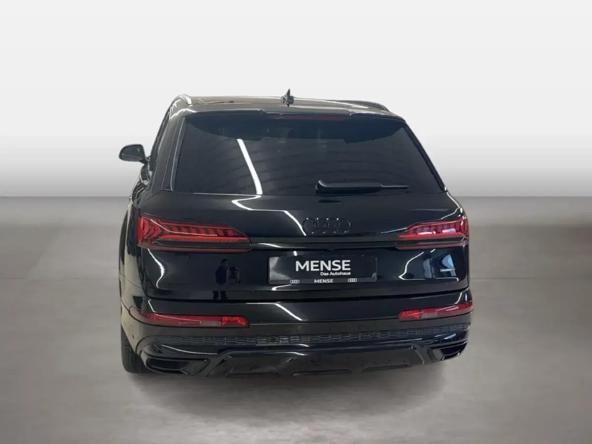 Używany Audi Q7 S-Line 340 KM (250 kW) 2022 Czarny SUV