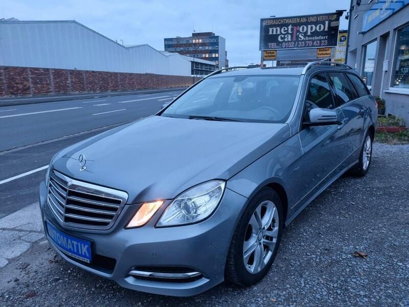 Silber Gebraucht 2012 Mercedes E220 Kombi | 12.590 € (Fairer Preis) - Bild 1/4