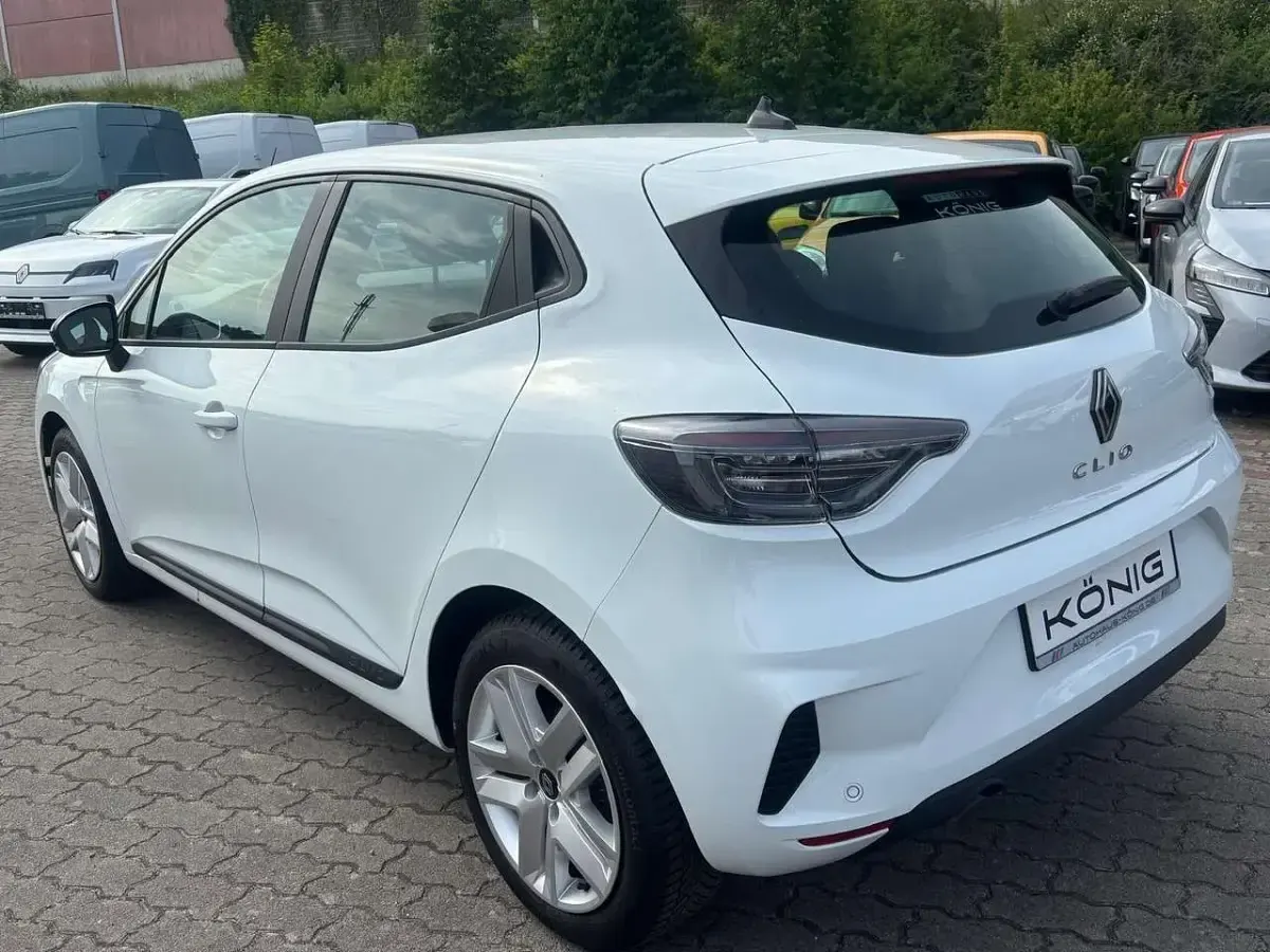 Gebraucht Renault Clio V Evolution 67 PS (49 kW) 2024 Arktisweiß Limousine