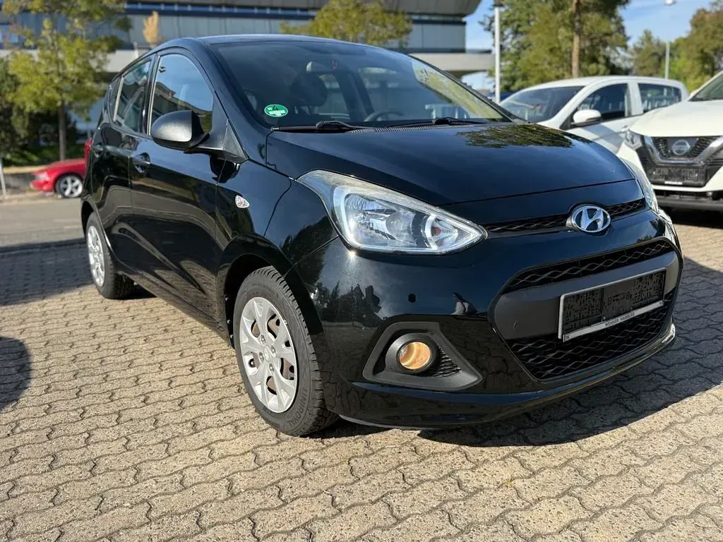 Gebraucht Hyundai i10 Classic 67 PS (49 kW) 2016 Schwarz Kleinwagen