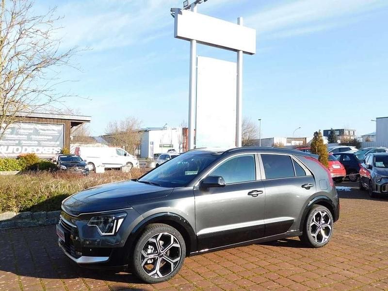Interstellar grau metallic Neu 2024 Kia Niro Spirit SUV | 34.390 € (Guter Preis) - Bild 1/4